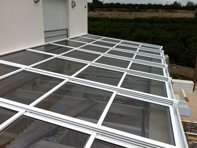Installation de toit en verre mobile
