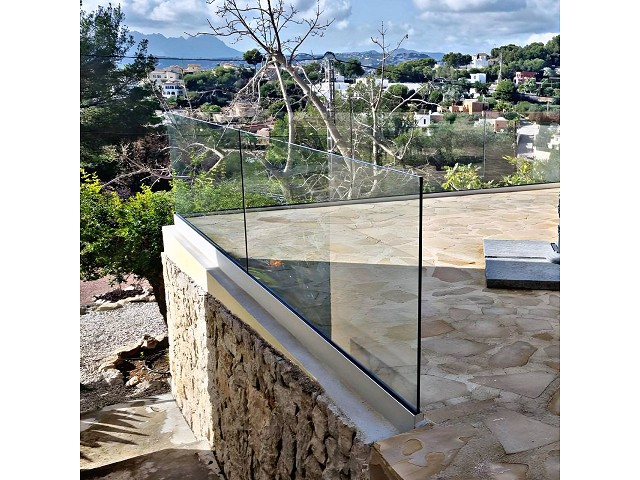 Railings with tempered glass for a villa in Moraira -Teulada