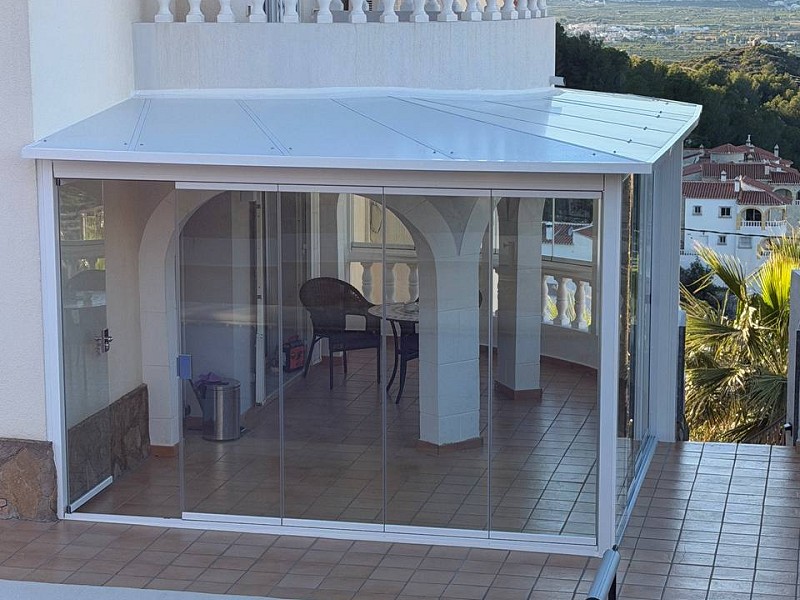 Transformez votre vie avec un seul mouvement de panneau de verre