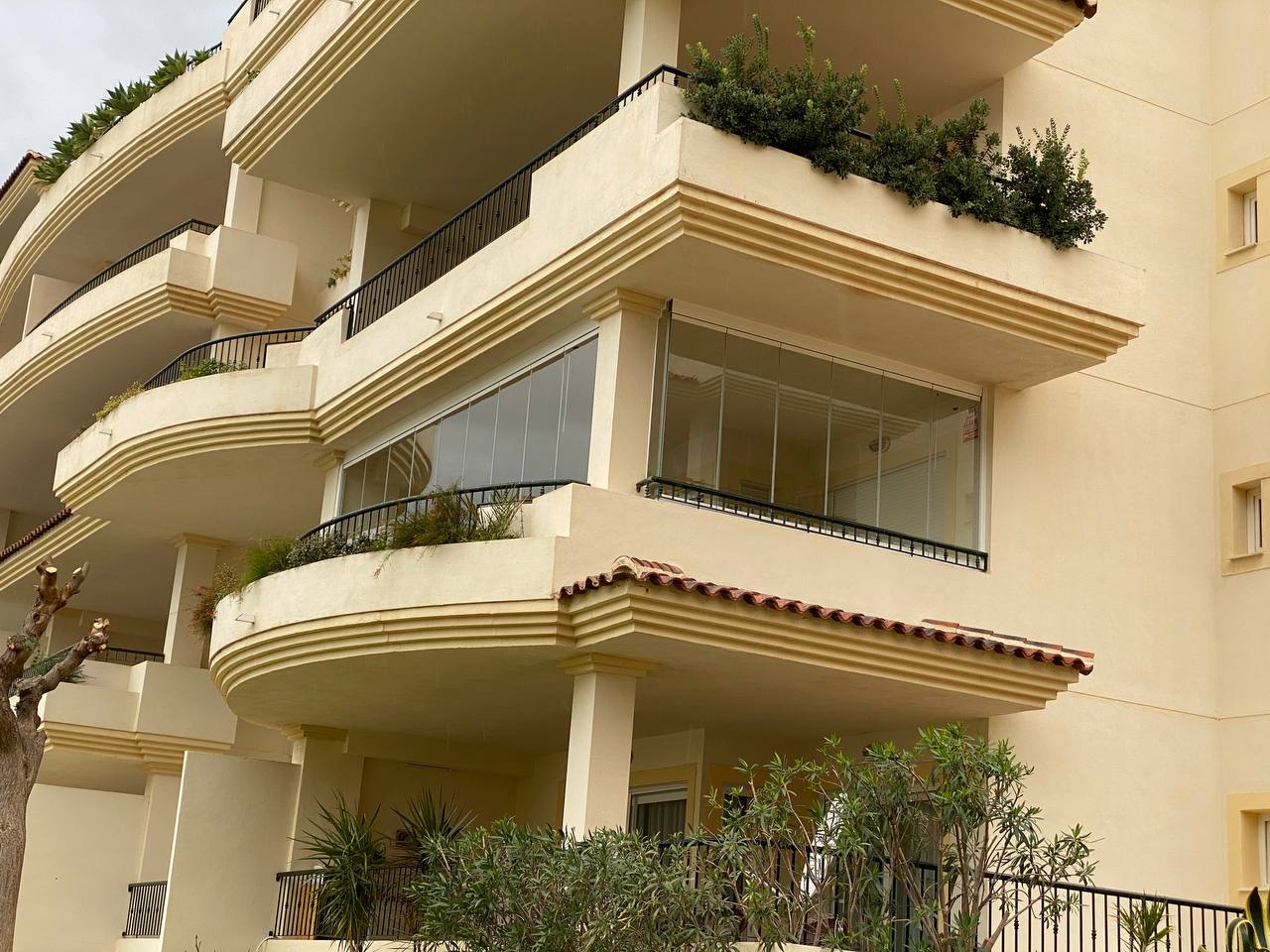 Tendencias En El Cerramientos De Balcones Sin Marco Vertical